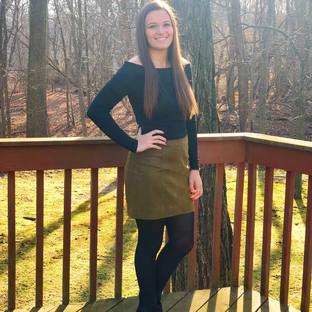 Meet your Posher, Hayley